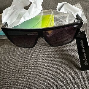 QUAY Nighfall  sunglasses